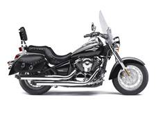 New 2016 KAWASAKI VULCAN 900 CLASSIC LT METALLIC PHANTOM SILVER / METALLIC SPARK BLACK Full-size performance in a middleweight motorcycle gives you the power and efficiency to take on roads of all sizes – across town or across state lines. Enjoy the ride in all-day comfort with the sculpted seats, spacious floorboards and a protective windshield as you put the power of the liquid-cooled 903cc V-twin engine to work.