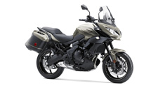 New 2017 KAWASAKI VERSYS 650LT METALLIC FLAT RAW TITANIUM ITS COMBINATION OF LONG-TRAVEL SUSPENSION, SPORTY 17” WHEELS, A SLIM UPRIGHT RIDING POSITION AND A COMPACT PARALLEL-TWIN ENGINE RESULTS IN A HIGHLY VERSATILE PACKAGE, OFFERING RIDERS MAXIMUM RIDING EXCITEMENT. ITS COMBINATION OF LONG-TRAVEL SUSPENSION, SPORTY 17” WHEELS, A SLIM UPRIGHT RIDING POSITION AND A COMPACT PARALLEL-TWIN ENGINE RESULTS IN A HIGHLY VERSATILE PACKAGE, OFFERING A CONFIDENCE-INSPIRING RIDE WHILE TOURING THE OPEN ROAD.