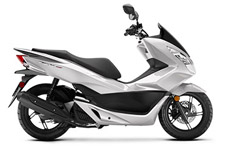 New 2017 HONDA PCX 150 PEARL WHITE Some things in life are all about practicality. Some things are affordable. And some things are just plain fun. But it’s the rarest of the rare to find something that’s all of the above. Unless, of course, you’re talking about a 2017 Honda PCX150.