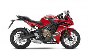 New 2018 HONDA CBR650F RED The CBR650F is built for streetbike riders who want a sport machine that makes sense seven days a week. That extra 50cc compared to the 600s? Sure, it lets us fatten up the CBR650F’s powerband. But there’s a lot more to this bike than more engine displacement.
With it’s open rider triangle (where your seat, hands, and feet contact the bike), the CBR650F is comfortable in traffic or for longer rides. Its inline-four engine is specifically tuned for low-to-midrange torque, delivering a powerband that’s suited for a wide range of riding styles. Plus we’ve made some significant updates this year. Now you get a bike that looks sharper, handles better, and makes even more power. 246838