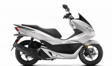 New 2018 HONDA PCX150 PEARL WHITE With its 153cc liquid-cooled four-stroke engine, the PCX150 is great for urban commutes, trips around town, and is freeway-legal, should you need to head onto the highway. Plus, since it’s a Honda, you know it’s built to last.