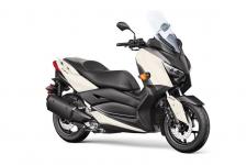 New 2018 YAMAHA XMAX MAX Series DNA
More than just a practical commuter, the stylish XMAX™ features aggressive, angular bodywork for a high-class appearance that elevates the XMAX beyond expectations.
Sporty, Fuel Efficient Engine
Featuring technology developed for use in Yamaha’s high-performance sport bikes, the XMAX motor is smooth, efficient and ready for everything from the day-to-day commute to fun rides on the weekend.
Convenience and Technology
With a fully-automatic transmission, the XMAX is exceedingly simple to ride, and comes standard with an extensive list of rider aids, including traction control and ABS. Combined with a frame designed for light and neutral handling, the XMAX makes for a confidence inspiring ride on any road.
Luxury + Comfort + Practicality
High-tech features distance the XMAX from your typical bare-bones scooter, including LED lighting and advanced instrumentation. With plenty of lockable onboard storage, a 12V power port to recharge small devices and an adjustable handlebar and windscreen, the XMAX is a ready to go whenever you are, whether you need to get groceries down the street or head across the state.