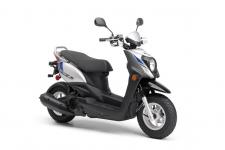 New 2018 YAMAHA ZUMA 50FX QUICK SILVER Ready for Fun
This super sporty 4-stroke scooter makes going places fun, even commuting to work or school.
Modern Powerplant
Fuel injection provides smooth, seamless power — and nearly instantaneous starts.
Sharp Sports Style
Supersport-inspired colors and graphics and sharp single headlight enhance the sporty character of the Zuma 50FX.
Scooter Practicality
Zuma 50FX’s stepped seat provides an open and roomy ride, plus lots of locking storage underneath and added convenience touches like an inner pocket and fold-out hook.
Awesomely Efficient
The Zuma 50FX achieves fuel economy up to an estimated 132 mpg* with a fuel tank that holds 1.2 gallons of gas.