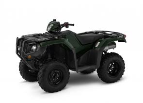 Doing things the smart way saves a lot of sweat and frustration. That’s one of the reasons Honda ATVs are so popular—because they’re such a smart solution. And that’s especially true with our FourTrax Foreman Rubicon family of all-terrain vehicles. With four models in the lineup, it’s easy to choose the right mix of premium features, like our exclusive automatic DCT transmission or our conventional ATV semi-automatic manual. Available electric power steering is a perfect example of working smarter, and so is independent rear suspension (IRS) which is standard on all models and gives you a smooth ride even over rough terrain. Best of all, every Foreman Rubicon features the same reliable 518cc Honda engine, with power and efficiency that punch way above their class.
TRX520FA5