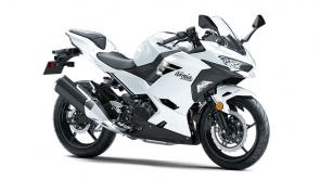 New 2020 KAWASAKI NINJA 400 PEARL BLIZZARD WHITE Approachable power, superb ergonomics and class-leading performance offer a smooth, manageable ride that’s ideal for new riders while also alluring experienced riders.