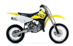 The 2022 RM85 continues to carry on the powerful tradition of racing excellence in the Suzuki motocross family. The reliable two-stroke engine produces smooth power at any rpm with an emphasis on low- to mid-range performance. Just like its larger RM-Z cousins, the RM85 delivers class-leading handling for both experienced racers and rookie riders alike. With its smooth power delivery and lightweight handling, the RM85 is the perfect motocross bike for anyone learning to race and striving to win!