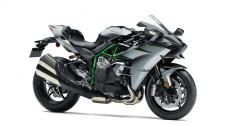 New 2018 KAWASAKI NINJA H2 CARBON MIRROR COATED MATTE SPARK BLACK/MIRROR COATED SPARK BLACK Experience unforgettable supercharged street performance and World Superbike racing inspired next-level electronics with the Kawasaki Ninja H2 motorcycle. The world’s only supercharged production hypersport streetbike features numerous innovations and industry-firsts from across Kawasaki Heavy Industries, Ltd. (KHI), complemented by only the highest quality components. The result is an awe-inspiring work of mechanical art, Built Beyond Belief.