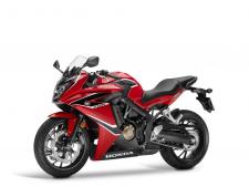 New 2018 HONDA CBR650F ABS RED The CBR650F is built for streetbike riders who want a sport machine that makes sense seven days a week. That extra 50cc compared to the 600s? Sure, it lets us fatten up the CBR650F’s powerband. But there’s a lot more to this bike than more engine displacement.
With it’s open rider triangle (where your seat, hands, and feet contact the bike), the CBR650F is comfortable in traffic or for longer rides. Its inline-four engine is specifically tuned for low-to-midrange torque, delivering a powerband that’s suited for a wide range of riding styles. Plus we’ve made some significant updates this year. Now you get a bike that looks sharper, handles better, and makes even more power. 246858