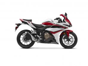 New 2018 HONDA CBR500R ABS PEARL WHITE It has quickly become one of our most popular streetbikes, and it’s no wonder why. With a perfect combination of performance, versatility and price, the Honda CBR500R just might be your next bike.
The CBR500R’s engine is powerful, smooth, and offers a wide powerband with plenty of revs. And with four-valve combustion chambers, twin overhead cams and fuel injection, it can confidently keep up with many bigger sportbikes.
A 500 twin is a great choice for a whole lot of sport riders. Generations of enthusiasts have known it, and the CBR500R is the newest incarnation. 246763