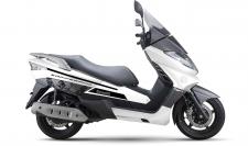 New 2019 BENELLI ZAFFERANO 250 EFI WHITE Zafferano 250 is the ultimate expression of Italian scooter design. Sleek, stylish, functional, practical, powerful and beautiful, the Zafferano 250 is Benelli’s flagship scooter for good reason. Think of this as a totally new way to travel: not just getting from one place to another, but experiencing the trip in supreme comfort, style and safety – even with a friend.
