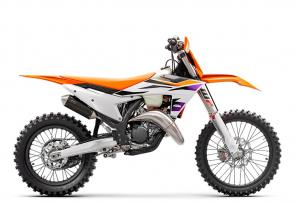 Nothing beats the topend scream of a 125 cc 2-stroke machine being ridden to the limit - and the 2024 KTM 125 XC is happy to oblige. Not only has the smallest caliber bullet in the XC range been given a fuel-injected revival, but the entire motorcycle also benefits from class-leading developments at every end. A closed cartridge fork, cross country specific suspension settings, along with big torque, smart tech and most importantly, bucket-loads of Braaaap! make the KTM 125 XC is the leader in 2-Stroke cross country innovation for the modern era.