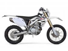 SSR Motorsportss 2019 SR250S was built with the serious off-road enthusiast in mind. 250cc of power, a 38-inch seat height, and a sticker price of $3,999 differentiate this SSR Motorsports in what has become a highly competitive segment of the motorcycle market. 