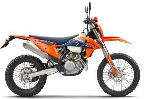 The 2022 KTM 500 EXC-F is the unquestioned leader in the dual-sport segment. Hard-hitting, big-bore power is churned out by its high-tech, compact engine placed inside a nimble chassis, keeping this power machine surprisingly light and rideable. As a result, this 510 cc SOHC single-cylinder powerhouse has an incredible power-to-weight ratio and provides nothing less than the most dynamic and exciting dual-sport experience available.