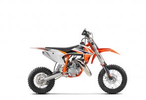 The KTM 50 SX is a true READY TO RACE motocross machine. It is a genuine dirt bike that, like its bigger siblings, is produced with top-quality components, real race-bred input, and thoughtful development. It goes without saying that the KTM 50 SX is the only choice when stepping into the world of MX. 