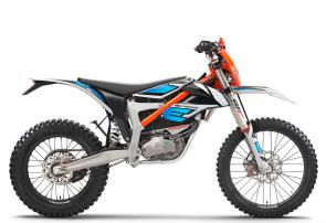 The KTM FREERIDE E-XC represents the latest generation of electric bikes. It features a brushless 18 kW synchronous motor in a modern FREERIDE chassis with WP XPLOR suspension front and rear, making it outstandingly agile, as well as highly dynamic with great offroad mobility. Featuring an updated brake system for 2021, the KTM FREERIDE E-XC is a true all-rounder for pure fun on every terrain.