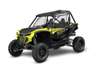 WELCOME TO THE OPEN CLASS: THE TALON 1000R, TALON 1000R FOX LIVE VALVE
Sport side-by-sides are just getting more and more popular every year. And our Honda Talon lineup keeps getting better and better every year too. Leading the way are our Talon 1000R and Talon 1000R FOX Live Valve, both with a long list of improvements for 2022.

The best parts don’t change, though. If you’re new to our lineup, here are the basics: The Talons are available in both two- and four-seat models, and with a choice of suspension options. All share the same powerful, Honda designed and built high-output engine, quick-shifting gear-driven automatic DCT transmission, and exclusive i-4WD technology.

Because the Talon 1000R has a longer wheelbase, a wider vehicle track, and more suspension travel than our Talon 1000X, it’s a perfect match for riders who tackle rugged, wide-open terrain. And if you’re really on the gas, you’ll want to check out our Talon 1000R FOX Live Valve. Its active suspension gives it the best off-road handling you’ve ever experienced.