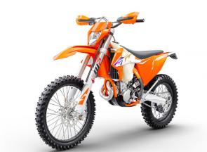 With impressive and efficient performance, a lightweight frame and subframe, race-proven bodywork and ergonomics, a compact exhaust system as well as exceptional cooling and suspension, the KTM 450 XCF-W is sure to remain the benchmark for all others to follow.