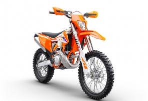 The KTM 250 XC-W is the ultimate combination of power and rideability and sets a clear benchmark for intuitive handling, unique style, and top performance. Thanks in part to its class-leading WP suspension, this extreme machine continues to reach new heights, clearly demonstrating KTMs unrelenting commitment to 2-stroke development. Developed with feedback from factory riders, the KTM 250 XC-W offers excellent rider feedback, making it a stellar choice for pro and amateur riders alike.