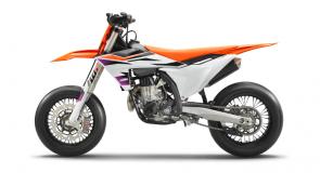 Youd be forgiven for thinking the KTM 450 SMR couldnt possibly get any better. But well let that slide - just as youll be doing when you throw a leg over this latest iteration of pure Supermoto perfection. With a frame that is specifically engineered for longitudinal rigidity, stability, and exceptional rider feedback and an engine that blows away the competition with unrelenting power delivery - not to mention the electronic wizardry to rival sports bikes - The KTM 450 SMR is a purpose-built racer with one simple goal - winning championships.
