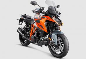 Think of the KTM 1290 SUPER DUKE GT as a comfortable ballistic missile. Powered by an LC8 V-twin cranking out massive horsepower and torque figures, it devours miles and racing lines with minimal effort. Needless to say, when it comes to covering ground comfortably at speed, the KTM 1290 SUPER DUKE GT is an unmatched weapon.