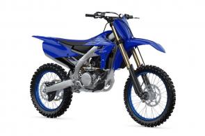 THE DOMINANT 250F
The multi‑championship‑winning YZ250F dominates on the race track, at the shootouts and basically everywhere it goes.