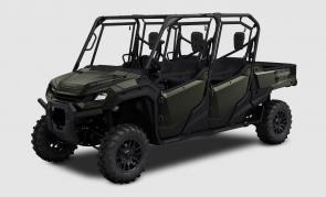 Comfort for the whole crew.
Big on performance. Big on features. Big on capacity. Big on comfort. With room for six in first-class accommodations, while its spacious tilt bed, a 2500-pound towing capacity, and Hondas exclusive automatic DCT transmission fill out the features list. Available in TrueTimber® Atera Camo.