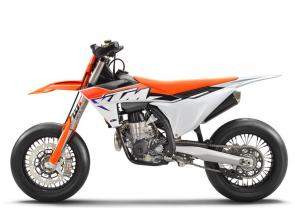 Youd be forgiven for thinking the KTM 450 SMR couldnt possibly get any better. But well let that slide - just as you would be doing when you throw a leg over the latest iteration of pure READY TO RACE perfection. With a frame that is specifically engineered for longitudinal rigidity, stability, and exceptional rider feedback and an engine that blows away the competition with unrelenting power delivery - not to mention the electronic wizardry to rival sports bikes - The KTM 450 SMR is a purpose-built racer with one simple goal - winning championships.