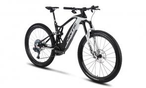 The lightest trail bike on the market with a 720 Wh battery and a 90 Nm motor. 19.9 kg. Unrivalled handling and agility, endless battery life will allow you to climb and have fun. And repeat as many time as you can.