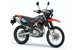 Purpose-built for serious fun on the trails and tuned for on-road versatility, the KLX®230 motorcycle can take you to new adventures with dual-sport capability. Turn a variety of terrain into the ultimate playground. With an engine and chassis designed together to promote agility and weight savings, the 