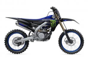 GET THERE. START HERE.
Get the look of a full factory ride with your own Monster Energy‑inspired, class‑leading YZ450F.