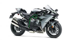 The Ninja H2™ and Ninja H2™ Carbon motorcycles bring the mind-bending power of Kawasakis supercharged hypersport racer to the street. Boasting a powerful 998cc inline four-cylinder engine, state-of-the-art electronics, and the latest Brembo® brakes, the Ninja H2 and Ninja H2 Carbon amount to pure performance on the road.