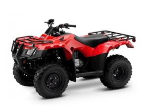 PICK THE RIGHT TOOL FOR THE JOB
The smart craftsman knows that you have to match the tool for the job. And there’s clearly a vehicle in your off-road toolbox that you’re going to come to depend on: the 2021 Honda FourTrax Recon. It’s not our biggest ATV, but it is one of our most versatile. Light and maneuverable, it won’t wear you out the way some larger ATVs can. And it won’t make a big dent in your wallet, either. It features a specially designed 250-class engine that delivers plenty of low-rpm torque and power. Available in two versions: one featuring our conventional foot-shift ATV transmission, or the Recon ES model offering Honda’s Electric Shift Program (ESP). Plus, this year’s Recon is better than ever—with a new grille, new fenders, a new headlight and great new colors.
